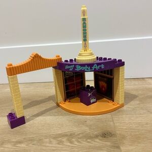 Mega Bloks Disney Pixar Cars Ramone's Paint Shop set (Retired)